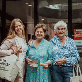 Ellen Nijman met dochter en moeder van Bruna Winterswijk