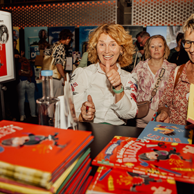 Gea Heezen van ReadShop Harderwijk (rechts)