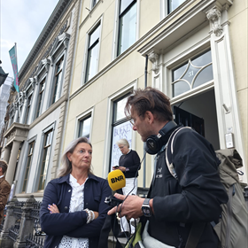 Media-aandacht verzekerd. Anne Marie van Duivenboden van NL Actief in gesprek met BNR