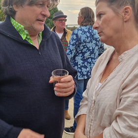 Grappenmakers onder elkaar VPRO-legende Robbie Muntz en humorschrijver Malinca Verwiel