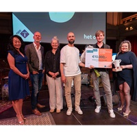 Olivier van Beemen wint Brusseprijs voor beste journalistieke boek