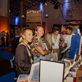 Carla de Bruin en Romee Rem van ReadShop Santpoort