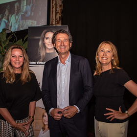 Esther Verhoef, Audax CCO Arno van Bijnen en Simone van der Vlugt