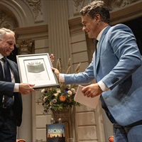 Platina Boek voor 'Oorsprong' van Dan Brown