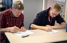 Schrijvers stimuleren taalontwikkeling laaggeletterden en nieuwkomers