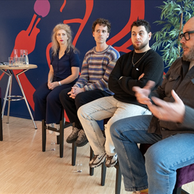 Panel over 'schrijvers over thema'. Vlnr: Shula Tas, Suzanna Jansen, Pepijn Keppel, Lev Avitan en Martin Voigt