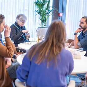 Abbie Chalgoum in gesprek met lezers