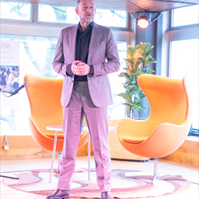 Kluun spreekt over zijn nieuwe boek 'Help, ik word volwassen'