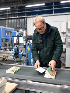 Bas Steman verstopt 150 kunstwerken in nieuwe roman