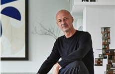 'Nu ook verticale consolidatie in het boekenland - wie bezit straks de lezer?'