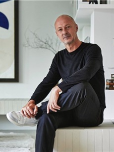 'Nu ook verticale consolidatie in het boekenland - wie bezit straks de lezer?'