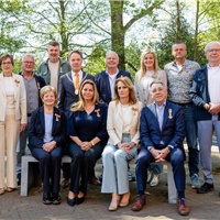 Lintjes voor Esther Verhoef en Philip Hopman