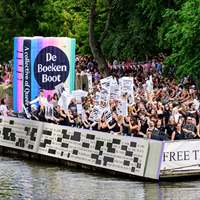 Boekenboot wint prijs ‘beste statement’ tijdens WorldPride 