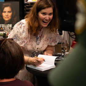 Angèl Nijskens signeert