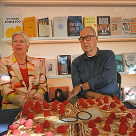 Petra en Cees Holtkamp. De laatsste droeg een recept bij aan het jubileumzine
