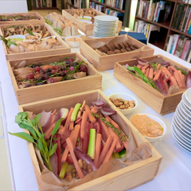 De borrel was in bourgondische sferen met een uitgebreid vegetarisch buffet