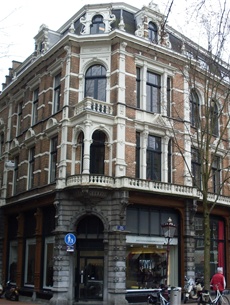 Singel Uitgeverijen creëert boekenplein op Spui