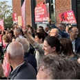 'Ruim honderd schrijvers, vertalers en journalisten bij protest tegen Meta