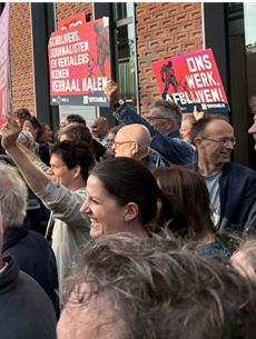 Ruim honderd schrijvers, vertalers en journalisten bij protest tegen Meta