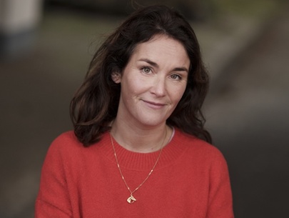 De Correspondent verkoopt rechten Van Heemstra aan Bluebird