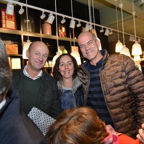 Party crashers?  Patrick van Hees (de geluksprofessor), Paula en Michael van Everdingen (partner van – en directeur KBb).