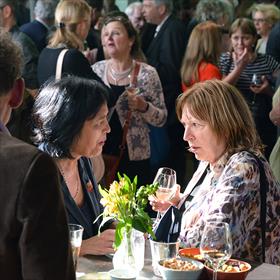 Patty Voorsmit (organisatie Libris Literatuurprijs), Marita Mathijsen (emeritus hoogleraar moderne Nederlandse letterkunde).