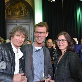 Met auteur. Jan Hilbers (directeur Auteursbond), Maria Vlaar  (voorzitter Auteursbond).