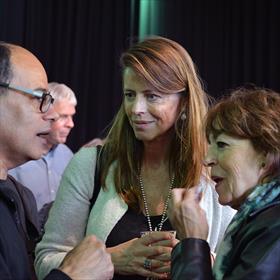 Petra Stienen (D66-senator, arabist) en Lieve Joris (auteur).