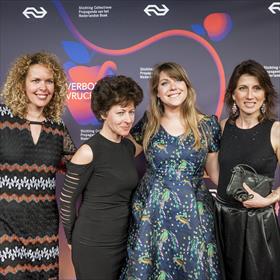 Febe van der Wardt (commercieel directeur Luitingh-Sijthoff), Wieke van Oordt (schrijfster), Lisette Jonkman (schrijfster) en Hedda Sanders (uitgever Luitingh-Sijthoff)